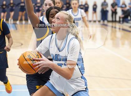 Thumbnail 3 in Riverdale Ridge vs Northfield (CHSAA 6A Playoffs Round 1) photogallery.