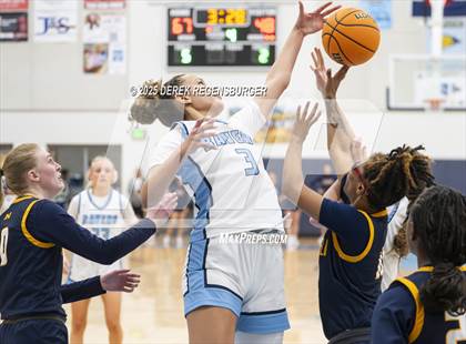 Thumbnail 1 in Riverdale Ridge vs Northfield (CHSAA 6A Playoffs Round 1) photogallery.
