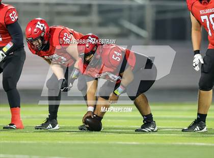 Thumbnail 1 in Chapel Hill vs. Kilgore (UIL 4A DI Regional Final) photogallery.