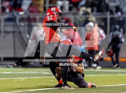 Thumbnail 2 in Chapel Hill vs. Kilgore (UIL 4A DI Regional Final) photogallery.