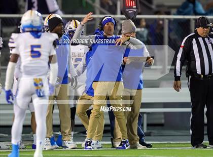 Thumbnail 2 in Chapel Hill vs. Kilgore (UIL 4A DI Regional Final) photogallery.