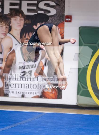 Thumbnail 1 in Greater Cleveland Conference Championship photogallery.