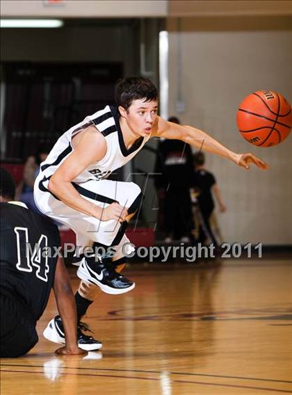 Thumbnail 3 in Liberty vs. Henrietta (Fantasy of Lights) photogallery.
