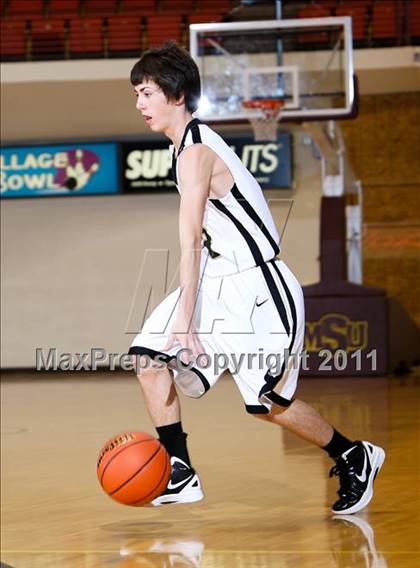 Thumbnail 3 in Liberty vs. Henrietta (Fantasy of Lights) photogallery.