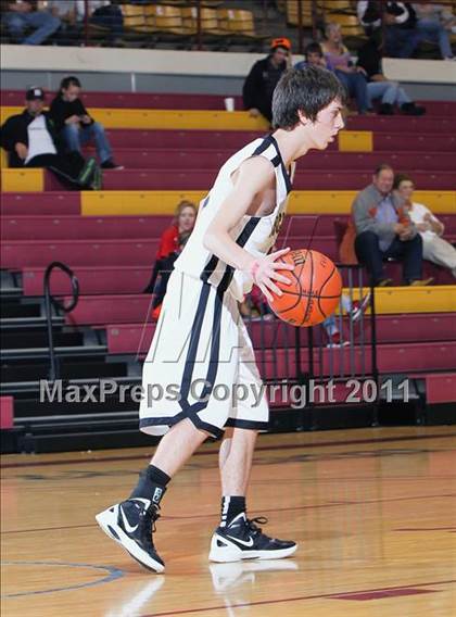 Thumbnail 1 in Liberty vs. Henrietta (Fantasy of Lights) photogallery.