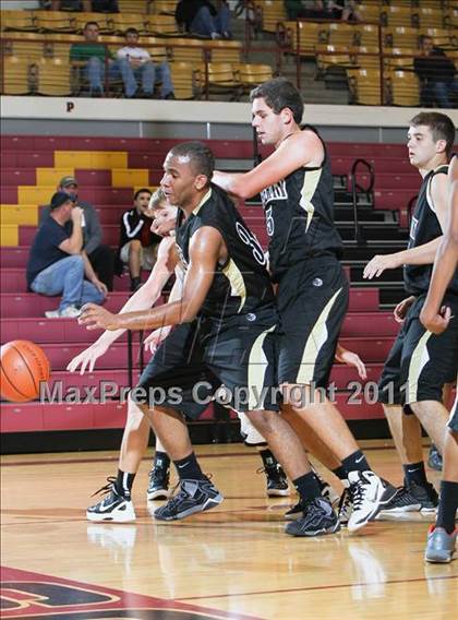 Thumbnail 3 in Liberty vs. Henrietta (Fantasy of Lights) photogallery.