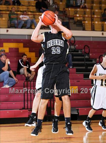 Thumbnail 2 in Liberty vs. Henrietta (Fantasy of Lights) photogallery.