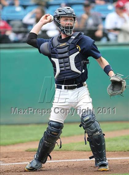Thumbnail 3 in Menlo vs. Santa Cruz (CIF CCS D3 Final) photogallery.
