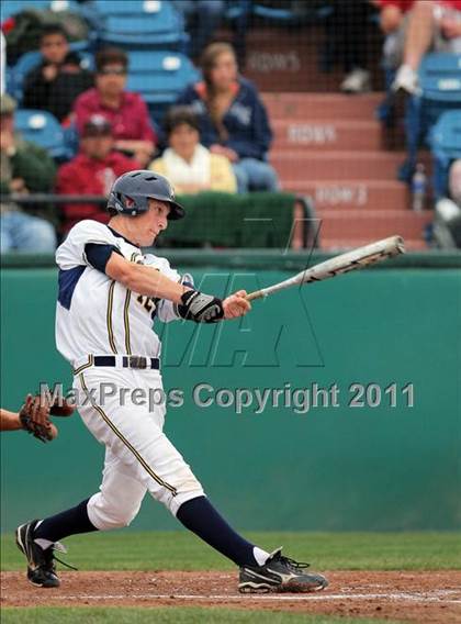 Thumbnail 3 in Menlo vs. Santa Cruz (CIF CCS D3 Final) photogallery.