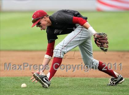 Thumbnail 3 in Menlo vs. Santa Cruz (CIF CCS D3 Final) photogallery.