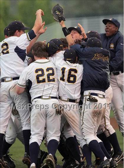 Thumbnail 1 in Menlo vs. Santa Cruz (CIF CCS D3 Final) photogallery.
