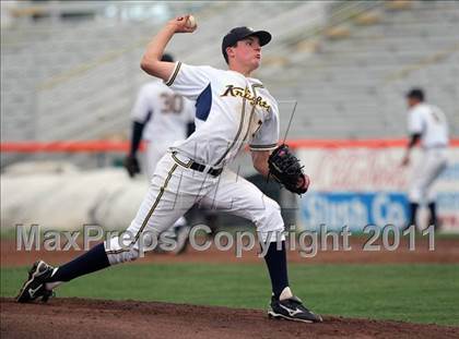 Thumbnail 2 in Menlo vs. Santa Cruz (CIF CCS D3 Final) photogallery.