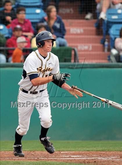 Thumbnail 3 in Menlo vs. Santa Cruz (CIF CCS D3 Final) photogallery.