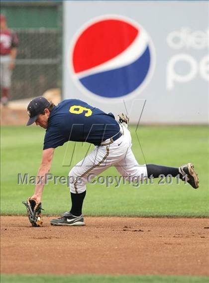 Thumbnail 3 in Menlo vs. Santa Cruz (CIF CCS D3 Final) photogallery.