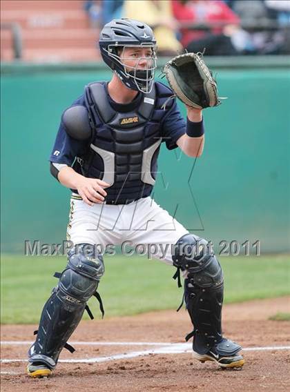 Thumbnail 3 in Menlo vs. Santa Cruz (CIF CCS D3 Final) photogallery.