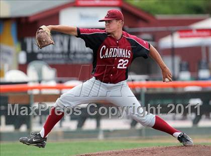 Thumbnail 3 in Menlo vs. Santa Cruz (CIF CCS D3 Final) photogallery.