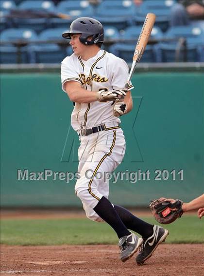 Thumbnail 2 in Menlo vs. Santa Cruz (CIF CCS D3 Final) photogallery.