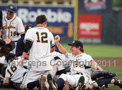 Thumbnail 2 in Menlo vs. Santa Cruz (CIF CCS D3 Final) photogallery.