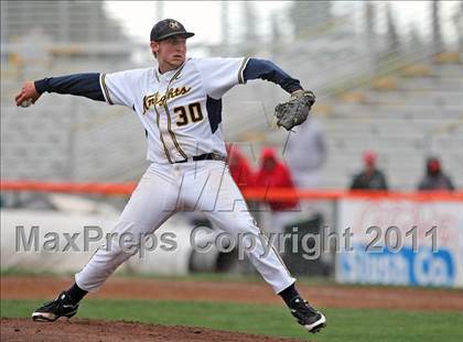 Thumbnail 3 in Menlo vs. Santa Cruz (CIF CCS D3 Final) photogallery.