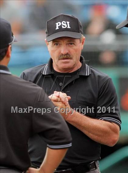 Thumbnail 2 in Menlo vs. Santa Cruz (CIF CCS D3 Final) photogallery.