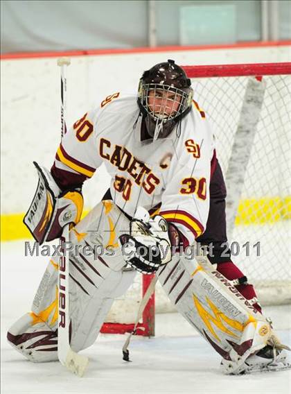 Thumbnail 2 in Ridgefield vs. St. Joseph (CIAC Division 1 Quarterfinal) photogallery.