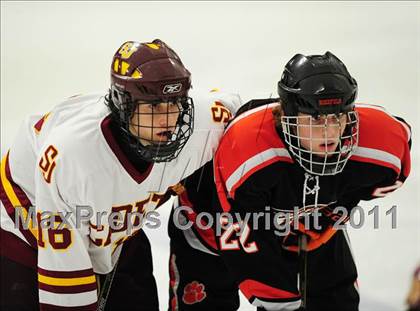 Thumbnail 2 in Ridgefield vs. St. Joseph (CIAC Division 1 Quarterfinal) photogallery.