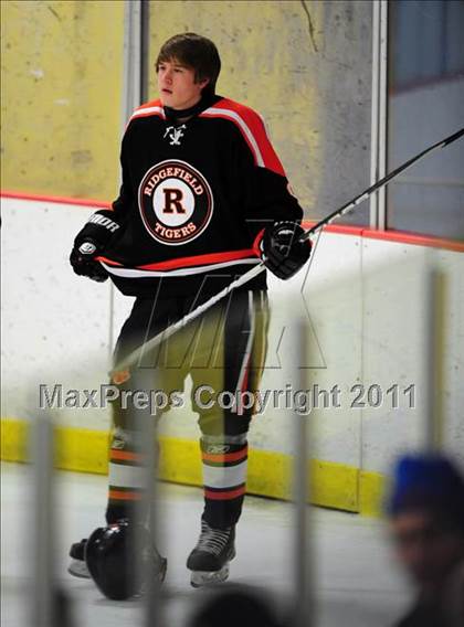 Thumbnail 3 in Ridgefield vs. St. Joseph (CIAC Division 1 Quarterfinal) photogallery.