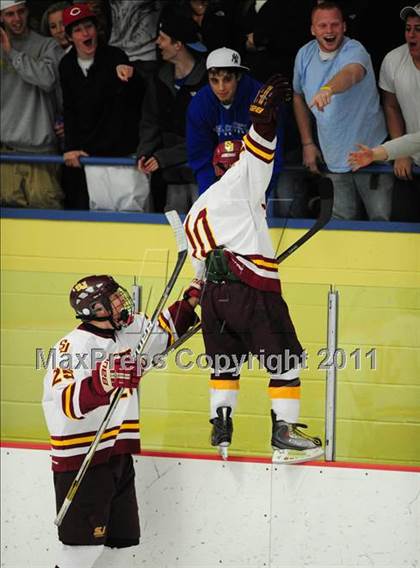 Thumbnail 2 in Ridgefield vs. St. Joseph (CIAC Division 1 Quarterfinal) photogallery.