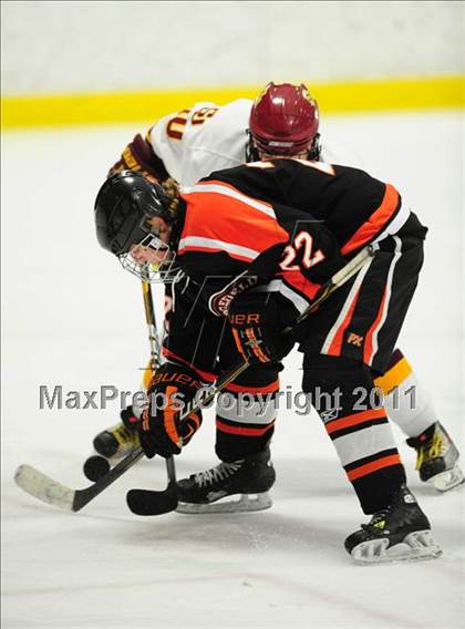 Thumbnail 3 in Ridgefield vs. St. Joseph (CIAC Division 1 Quarterfinal) photogallery.