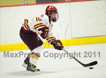 Thumbnail 3 in Ridgefield vs. St. Joseph (CIAC Division 1 Quarterfinal) photogallery.
