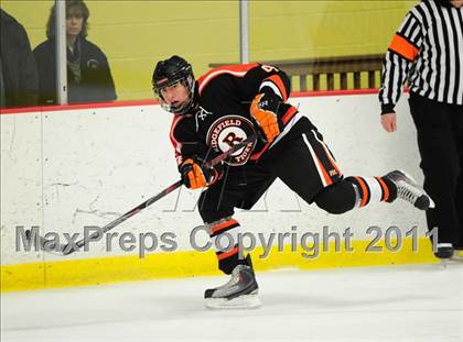Thumbnail 2 in Ridgefield vs. St. Joseph (CIAC Division 1 Quarterfinal) photogallery.