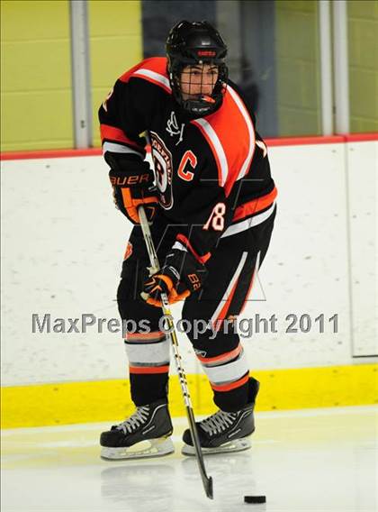 Thumbnail 3 in Ridgefield vs. St. Joseph (CIAC Division 1 Quarterfinal) photogallery.