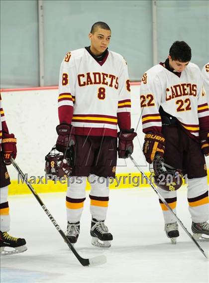 Thumbnail 2 in Ridgefield vs. St. Joseph (CIAC Division 1 Quarterfinal) photogallery.