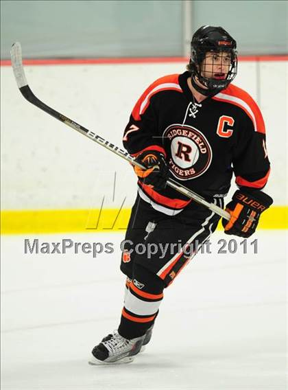 Thumbnail 2 in Ridgefield vs. St. Joseph (CIAC Division 1 Quarterfinal) photogallery.