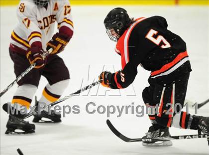 Thumbnail 3 in Ridgefield vs. St. Joseph (CIAC Division 1 Quarterfinal) photogallery.