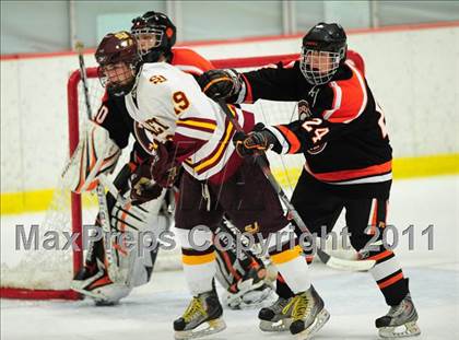 Thumbnail 3 in Ridgefield vs. St. Joseph (CIAC Division 1 Quarterfinal) photogallery.