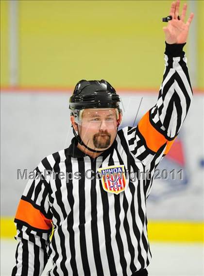 Thumbnail 3 in Ridgefield vs. St. Joseph (CIAC Division 1 Quarterfinal) photogallery.