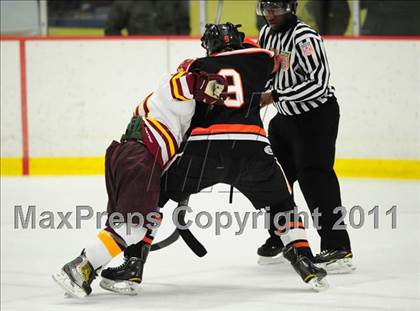 Thumbnail 3 in Ridgefield vs. St. Joseph (CIAC Division 1 Quarterfinal) photogallery.