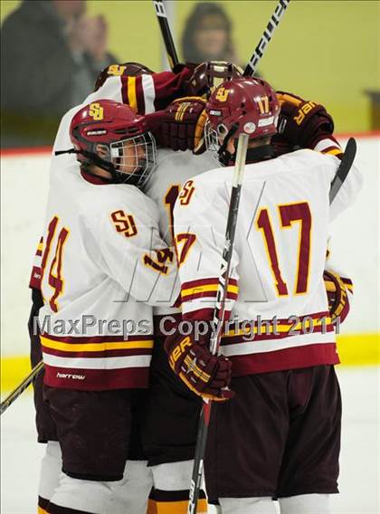 Thumbnail 3 in Ridgefield vs. St. Joseph (CIAC Division 1 Quarterfinal) photogallery.