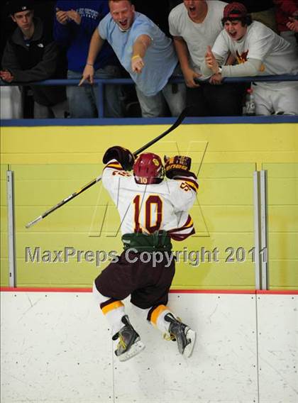 Thumbnail 3 in Ridgefield vs. St. Joseph (CIAC Division 1 Quarterfinal) photogallery.