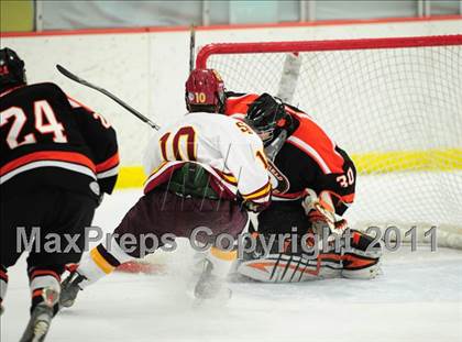 Thumbnail 2 in Ridgefield vs. St. Joseph (CIAC Division 1 Quarterfinal) photogallery.