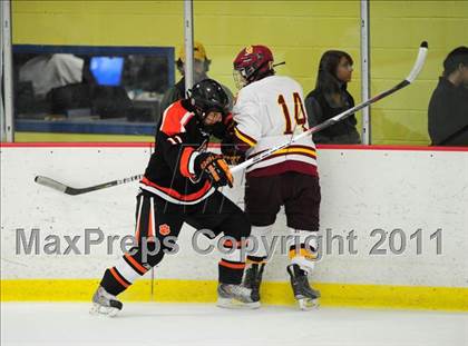 Thumbnail 3 in Ridgefield vs. St. Joseph (CIAC Division 1 Quarterfinal) photogallery.