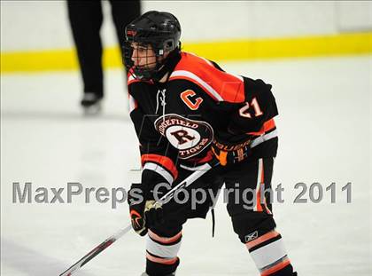 Thumbnail 3 in Ridgefield vs. St. Joseph (CIAC Division 1 Quarterfinal) photogallery.