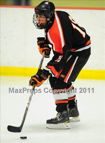 Thumbnail 2 in Ridgefield vs. St. Joseph (CIAC Division 1 Quarterfinal) photogallery.