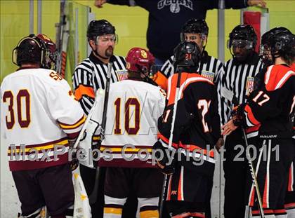 Thumbnail 3 in Ridgefield vs. St. Joseph (CIAC Division 1 Quarterfinal) photogallery.