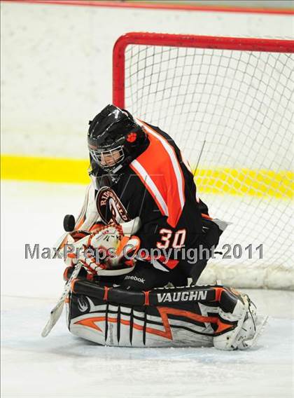 Thumbnail 2 in Ridgefield vs. St. Joseph (CIAC Division 1 Quarterfinal) photogallery.
