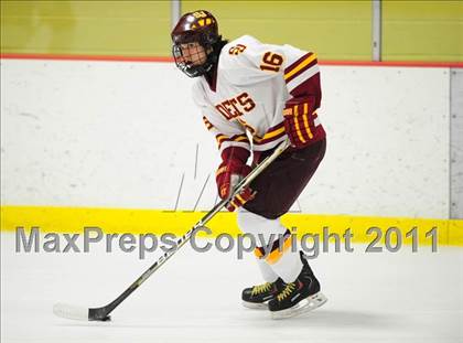 Thumbnail 2 in Ridgefield vs. St. Joseph (CIAC Division 1 Quarterfinal) photogallery.