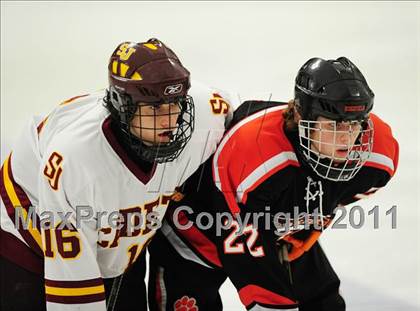 Thumbnail 3 in Ridgefield vs. St. Joseph (CIAC Division 1 Quarterfinal) photogallery.