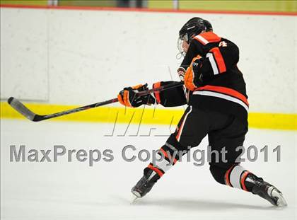 Thumbnail 3 in Ridgefield vs. St. Joseph (CIAC Division 1 Quarterfinal) photogallery.
