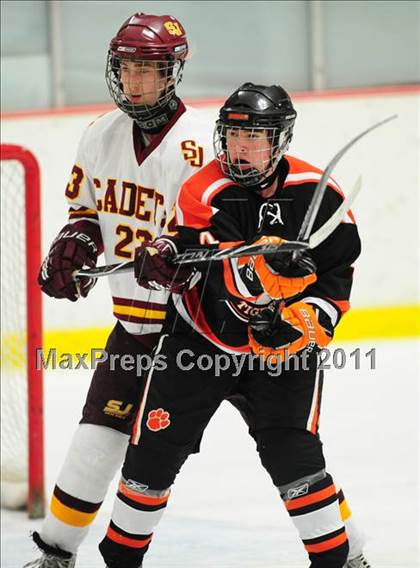 Thumbnail 2 in Ridgefield vs. St. Joseph (CIAC Division 1 Quarterfinal) photogallery.